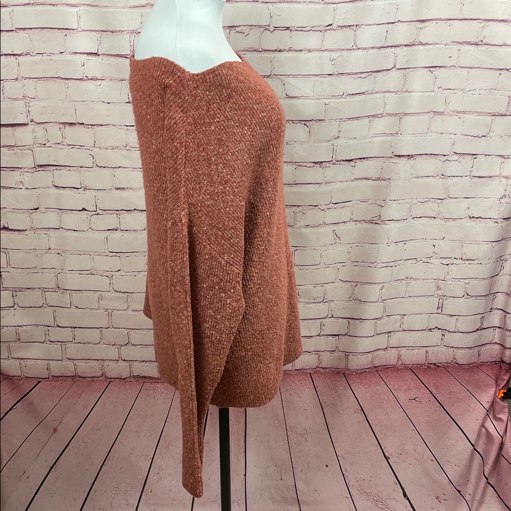 Treasure & Bond Off-Shoulder Sweater in Rich Rust - Picture 2 of 5